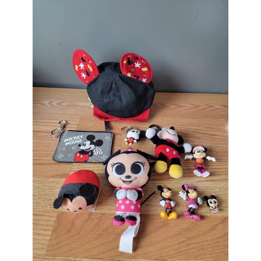 Disney Mickey& Minnie Lot Keychain Backback Clip And More.